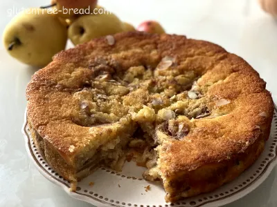 Pear and Almond Crunch Cake